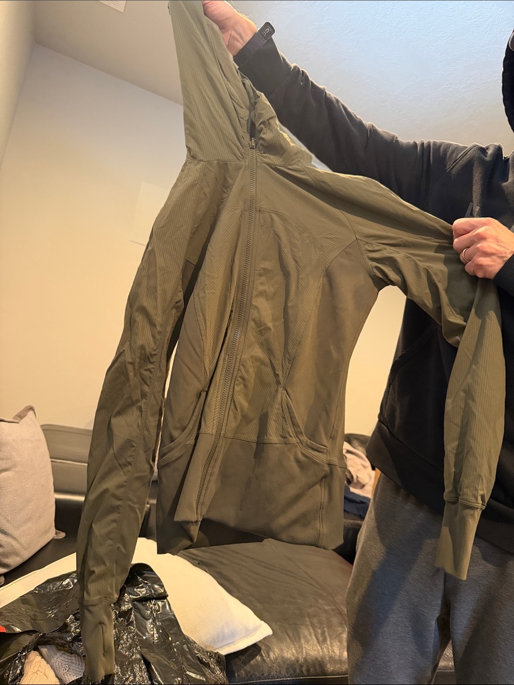 Women’s Lululemon windbreaker hoodie
